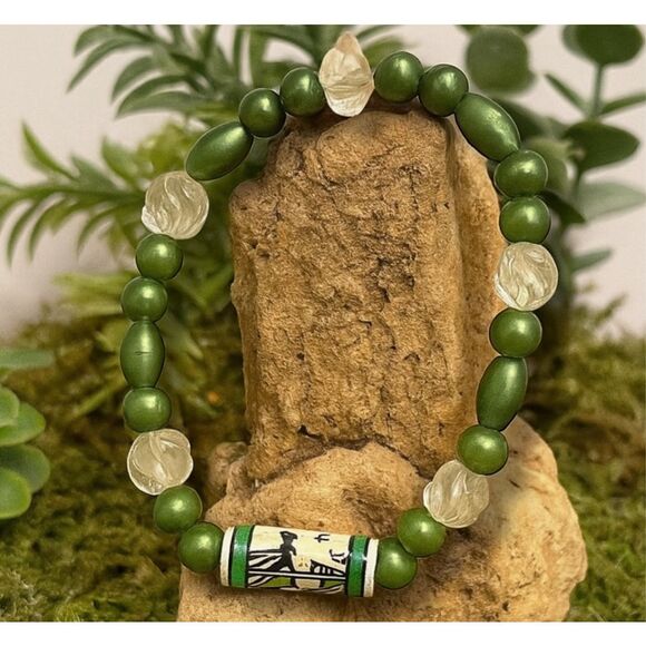 Women's Green Beaded Handmade Native American‎ Art Bracelet Boho Western Navajo - Picture 1 of 5